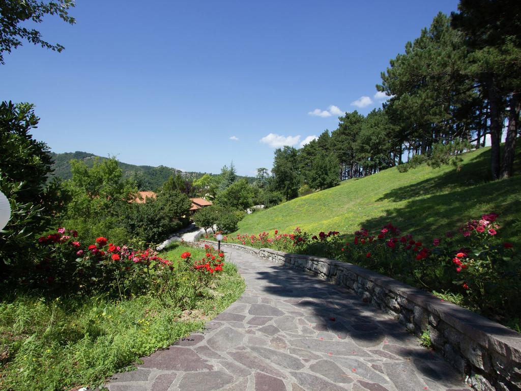 Beautiful Home With Terrace, Located In Nature Salecchio Eksteriør billede